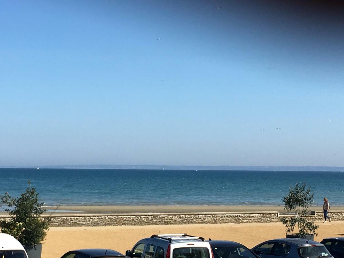La Plage Binic Bagian luar foto